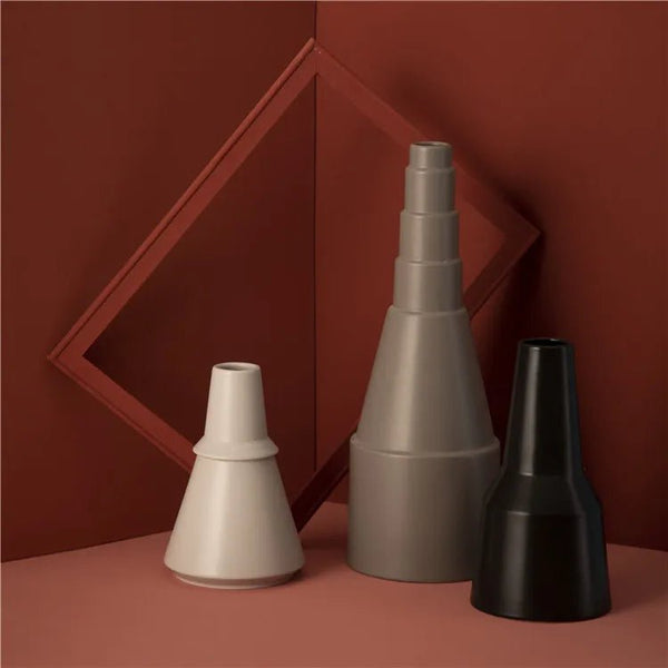 Alinda statue Home Decor แจกันดอกไม้เซรามิค - ALINDA DECOR