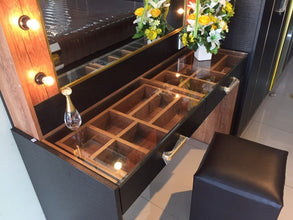 ชุดห้องนอนครบเซ็ท รุ่น-แบล็คโกล เตียง+ตู้ผ้า+โต๊ะแป้ง - ALINDA DECOR