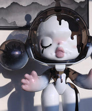 POP MART MEGA α SKULLPANDA 1000% Between Light and Dark - ALINDA DECOR