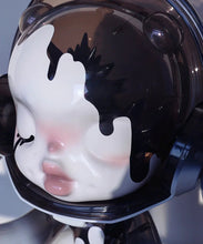 POP MART MEGA α SKULLPANDA 1000% Between Light and Dark - ALINDA DECOR