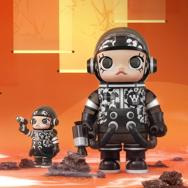 POP MART MEGA Space Molly 1000% MEILIN · PANDA - ALINDA DECOR