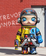 POP MART MEGA Space Molly 1000% Trevor Andrew - ALINDA DECOR