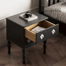 Sleek Sliva table - ALINDA DECOR